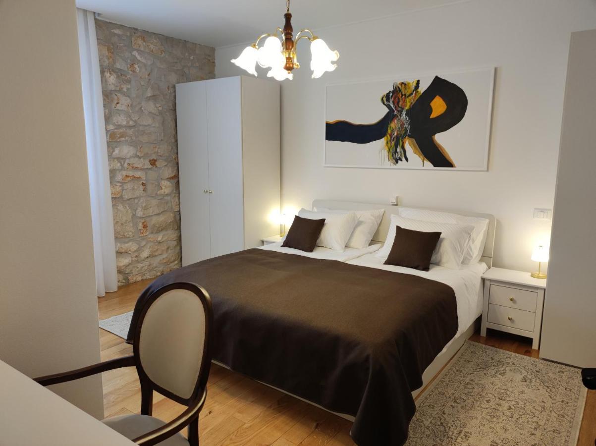 Derossi Apartment *