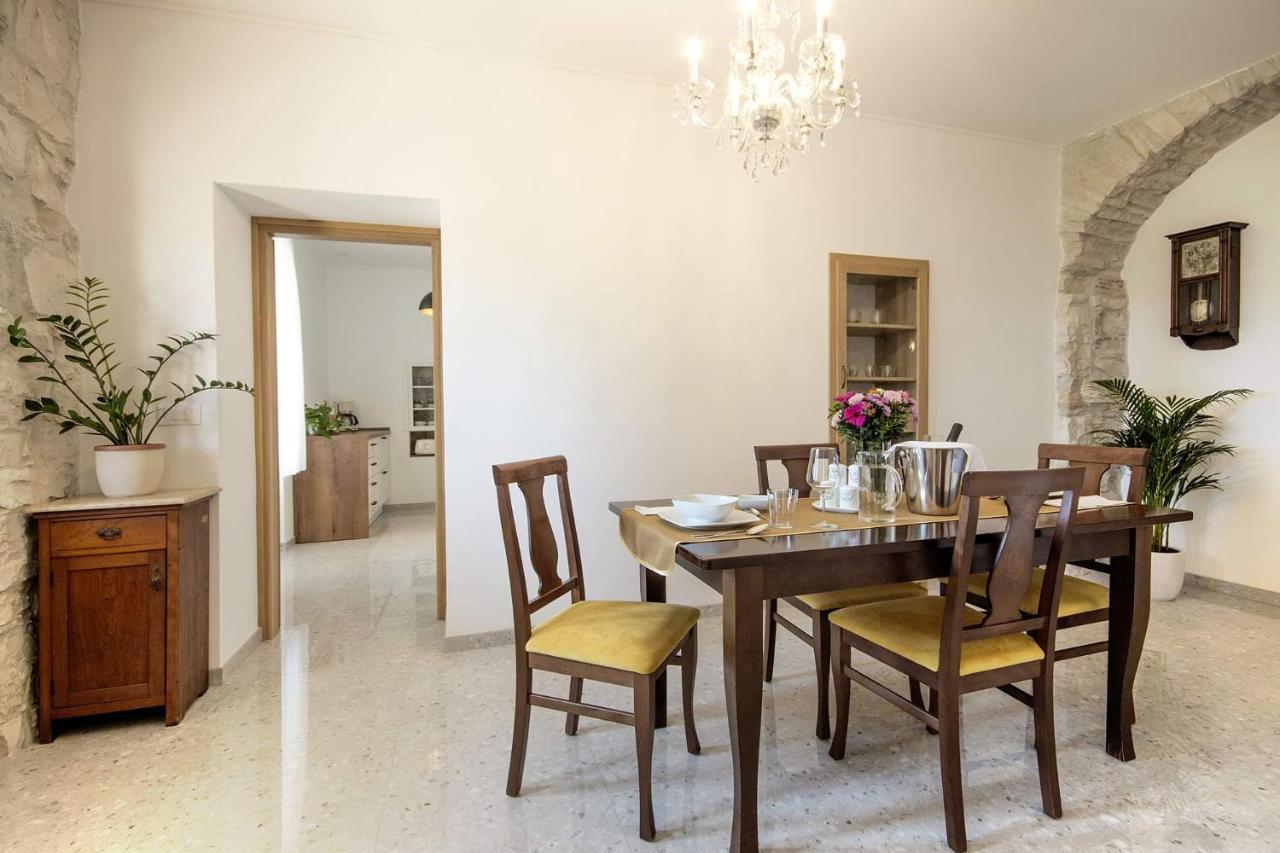 Derossi Apartment